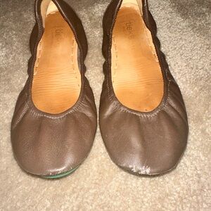 Brown Tieks